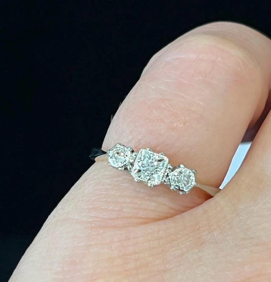 1930s 18ct Three Stone Diamond Ring