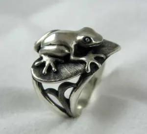 Frog on Lilly Pad Ring in Sterling Silver