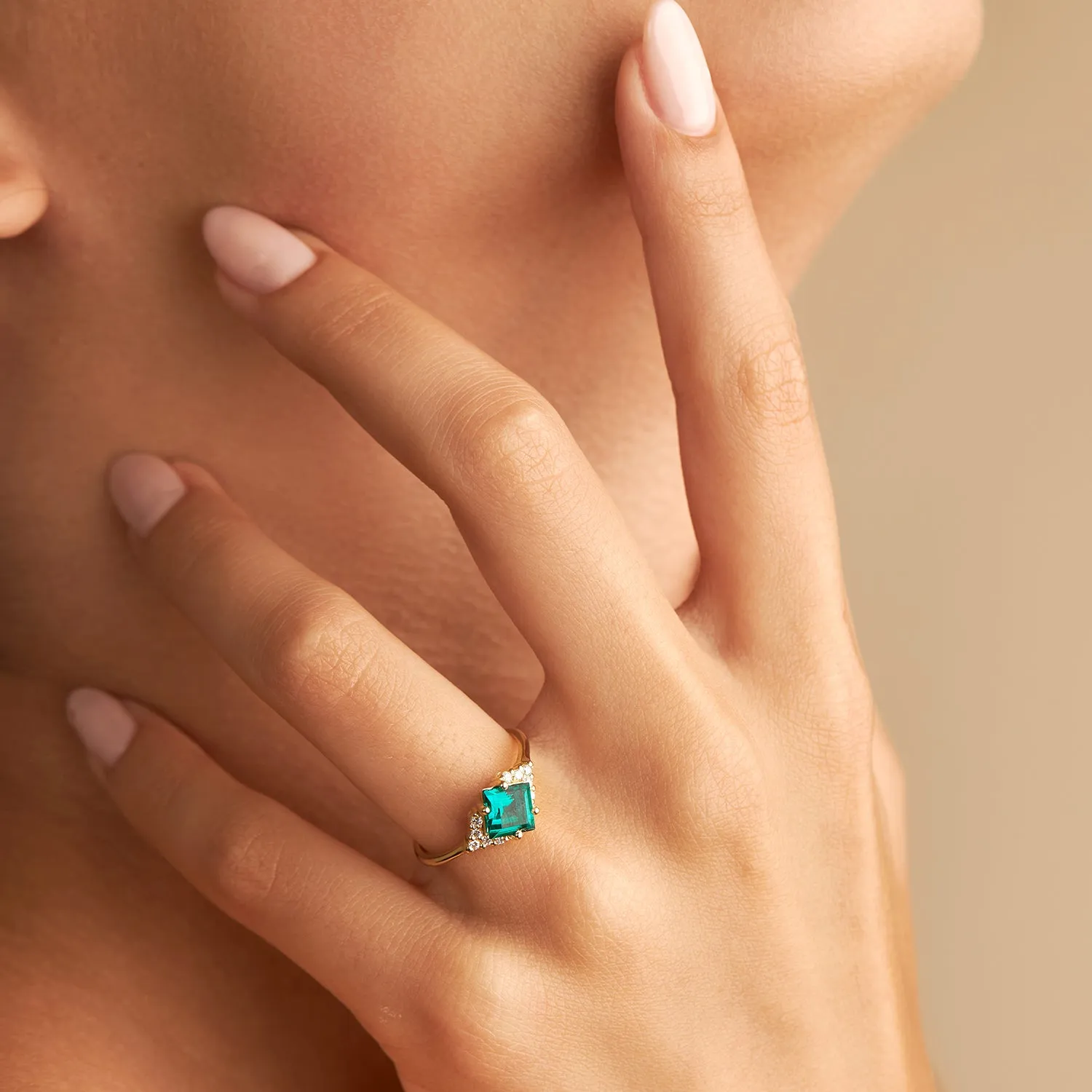 Juliette Ring With Diamonds and Emerald