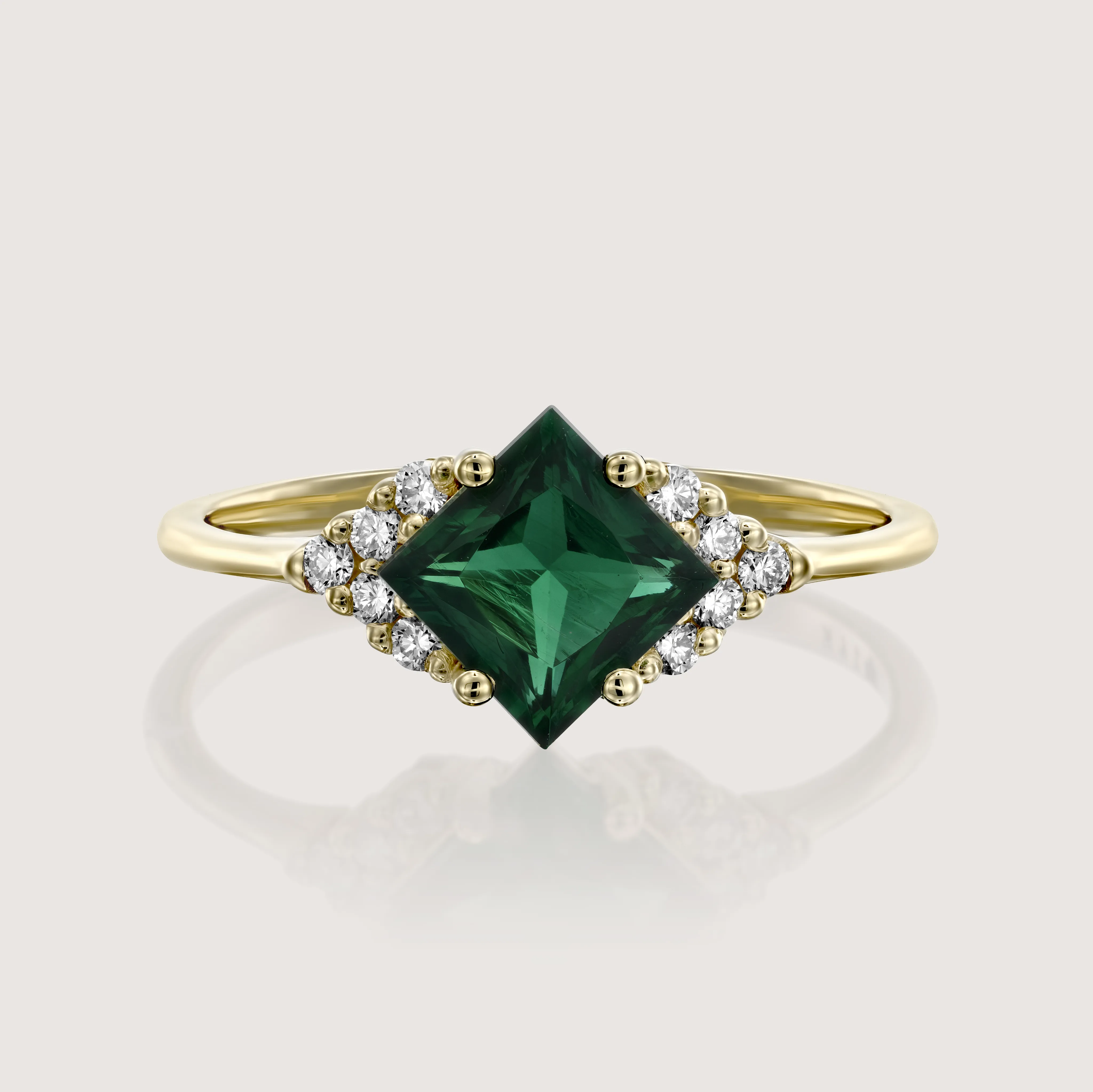 Juliette Ring With Diamonds and Emerald