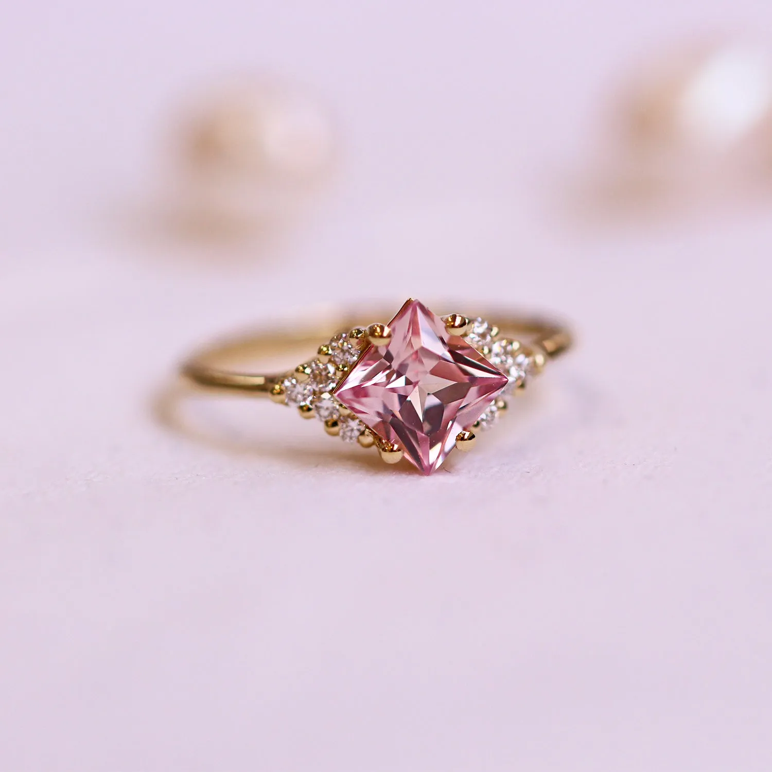 Juliette Ring With Diamonds and Morganite