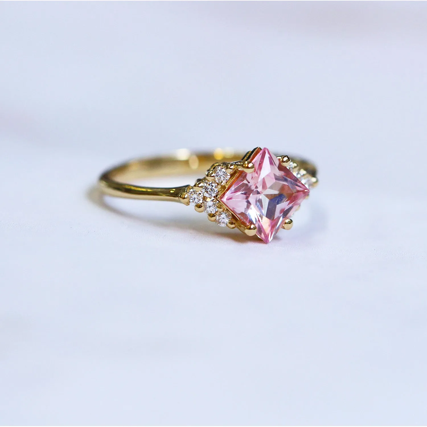 Juliette Ring With Diamonds and Morganite