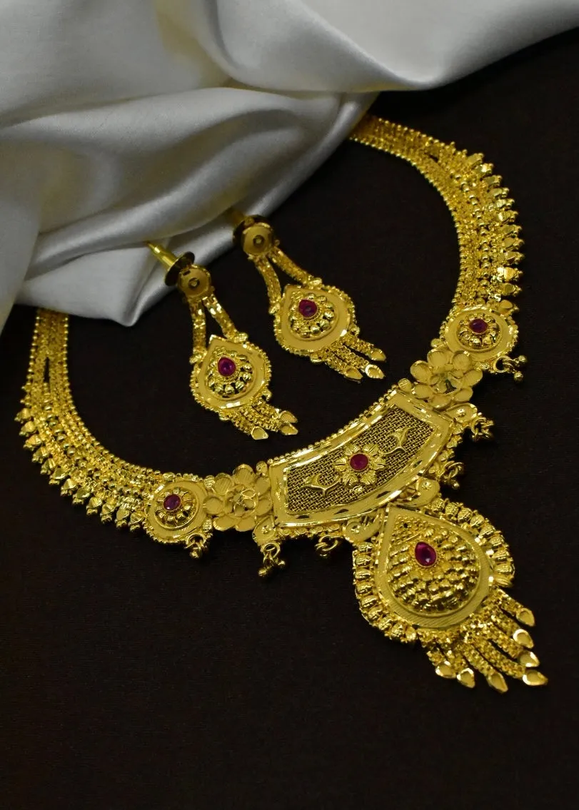 MODISH GOLD PLATED NECKLACE