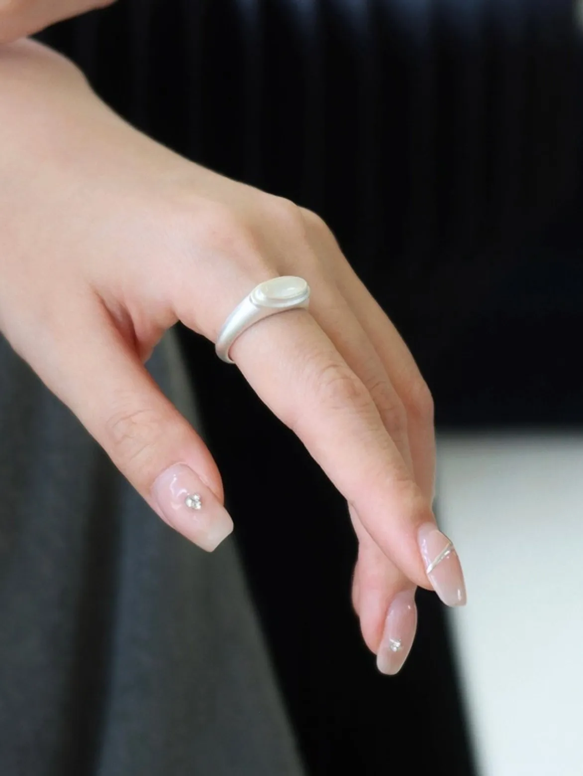 Pure Silver Satellite Ring-White Chalcedony/Black Onyx