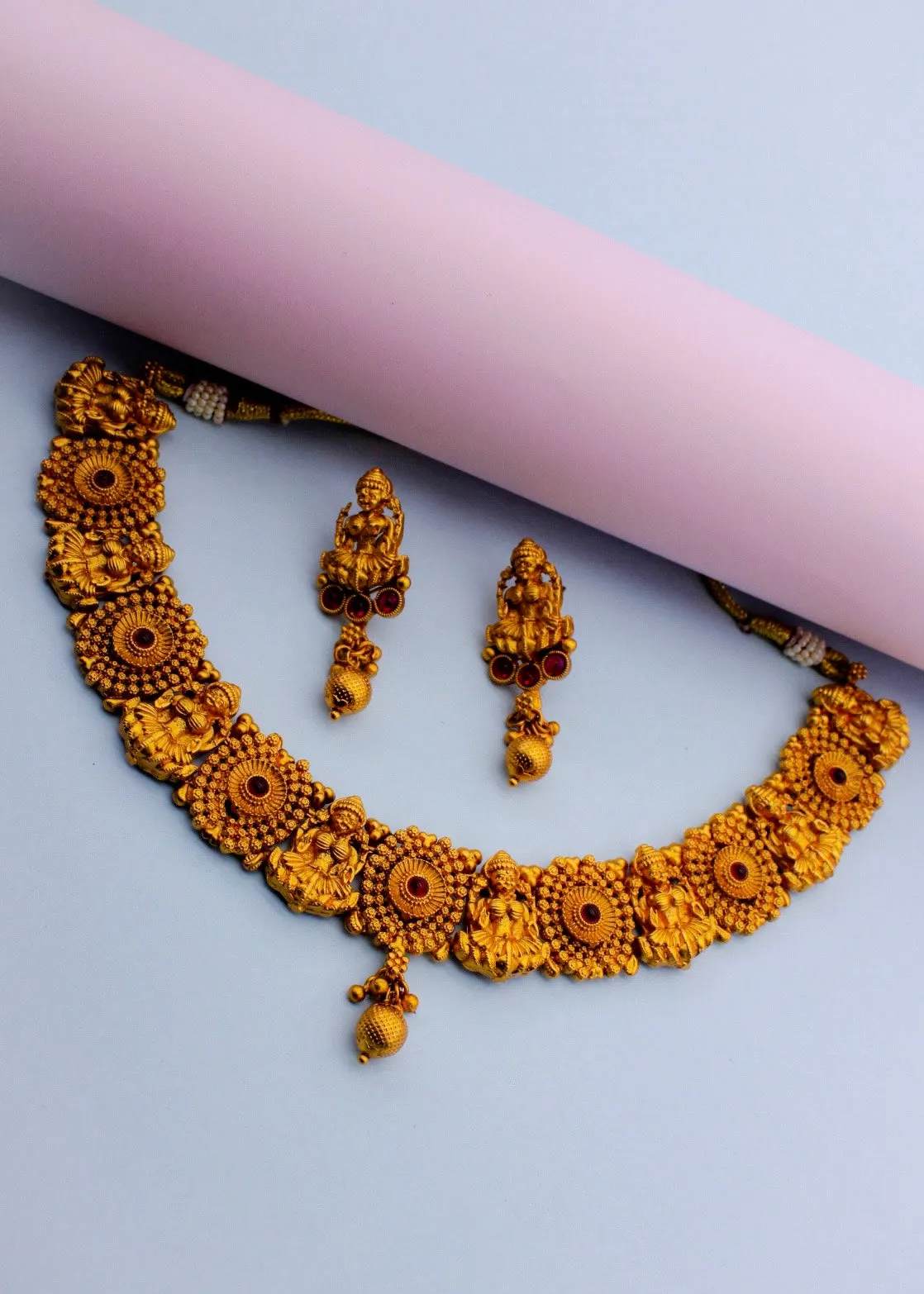 TEMPTING PESHWAI NECKLACE